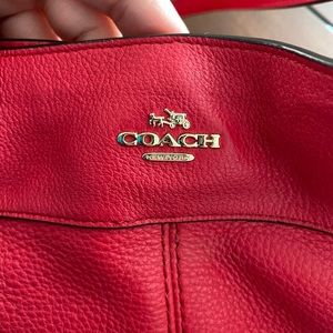 COACH 		
LEXY SHOULDER BAG IN PEBBLE LEATHER